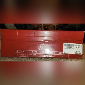 Breckelle's Military Green T-Strap Wedge size 8